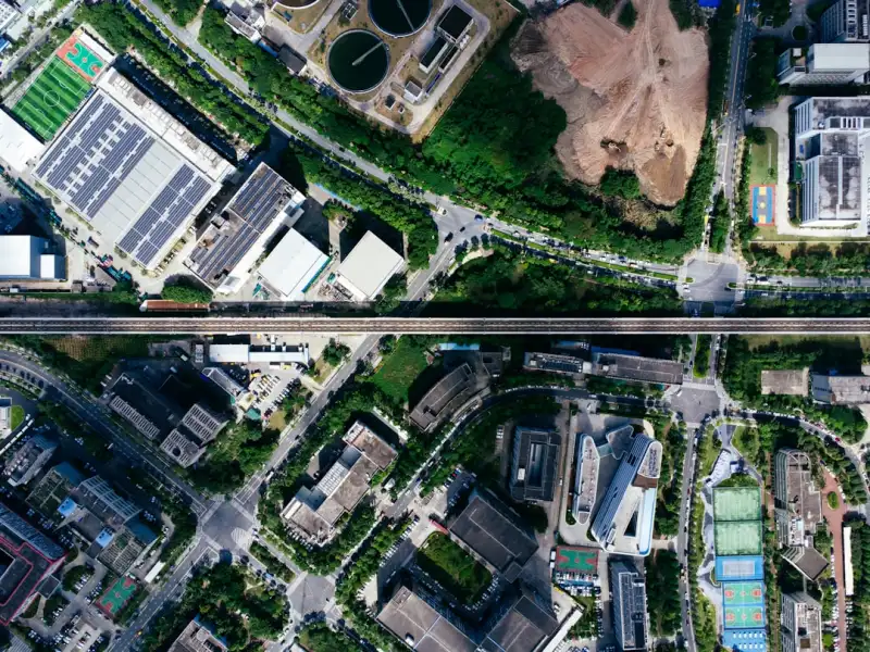 渝中区音迪娱电气控制产品线：电机启动器与变频器技术特点对比